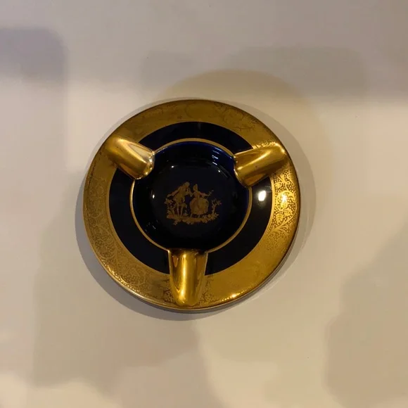 LIMOGES NAVY AND GOLD ASHTRAY FRENCH - Picture 2 of 10